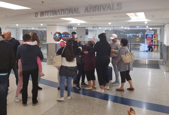 Reunificacion familiar cubano visa aeropuerto miami (6)