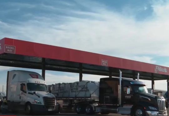 ICE detiene a más de 100 camioneros ilegales en California: Redadas tras una serie de accidentes mortales